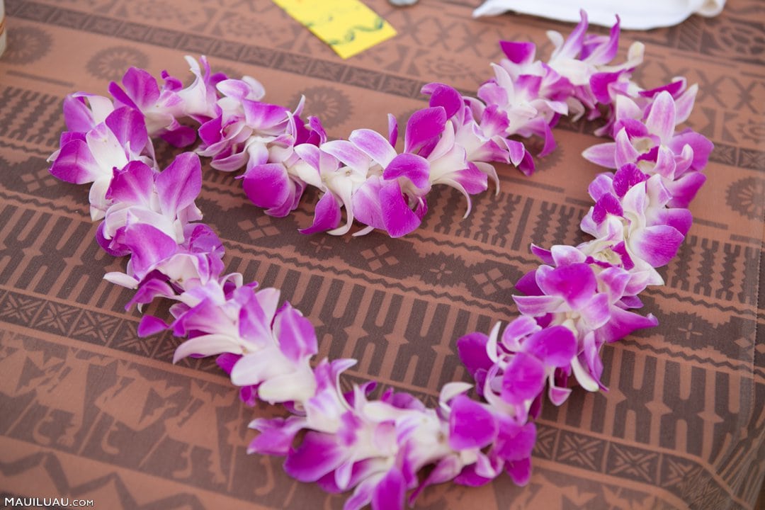 The Art of Lei Making - Materials, Styles, Etiquette traditional lei